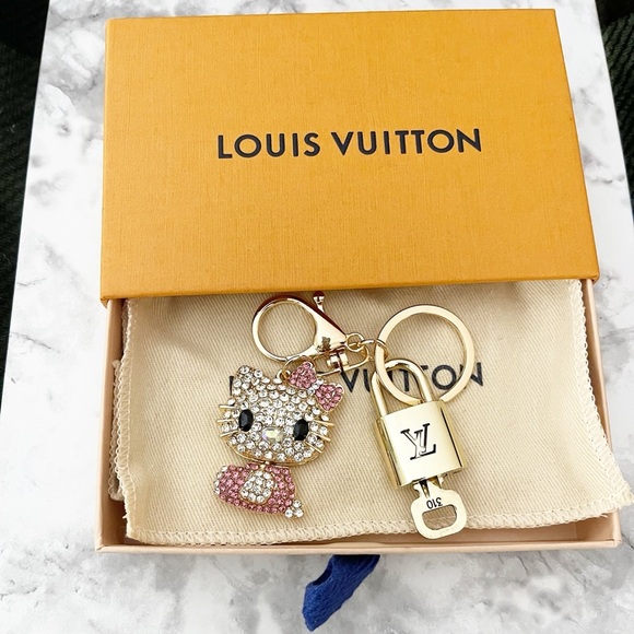 ✨AUTHENTIC✨ Louis Vuitton Lock & Key #310 with Hello Kitty Key Chain - Picture 1 of 8
